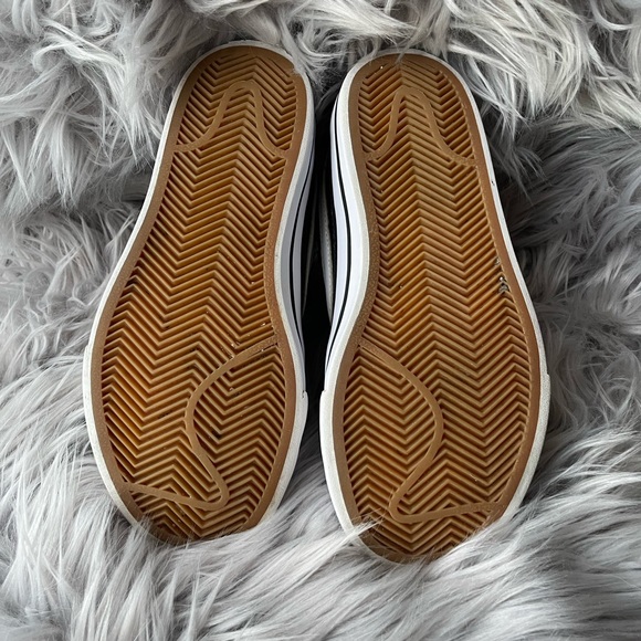 Nike Shoes - Picture 7 of 12